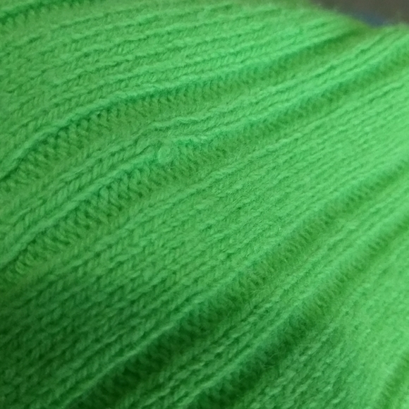 Hollister sweater in lime green - Picture 3 of 7